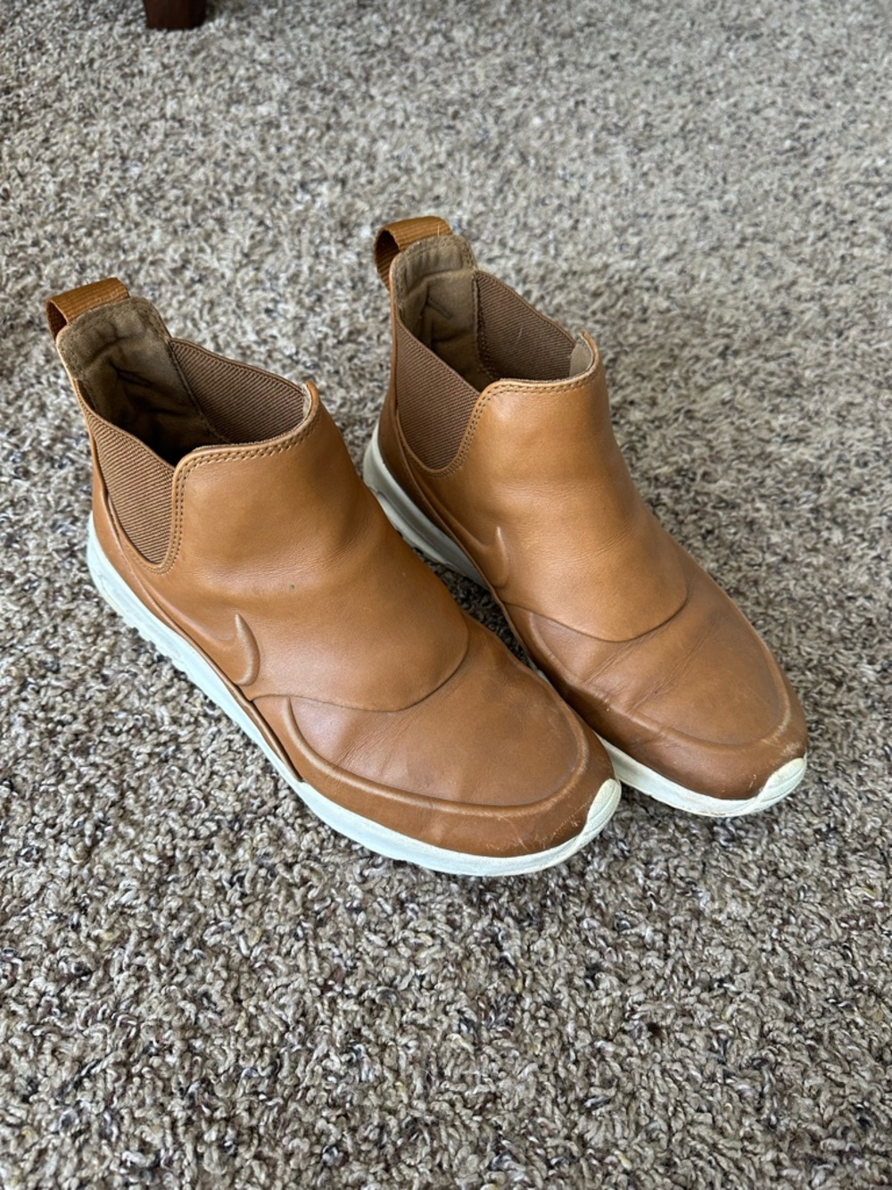 Woman’s Air Max Thea mid